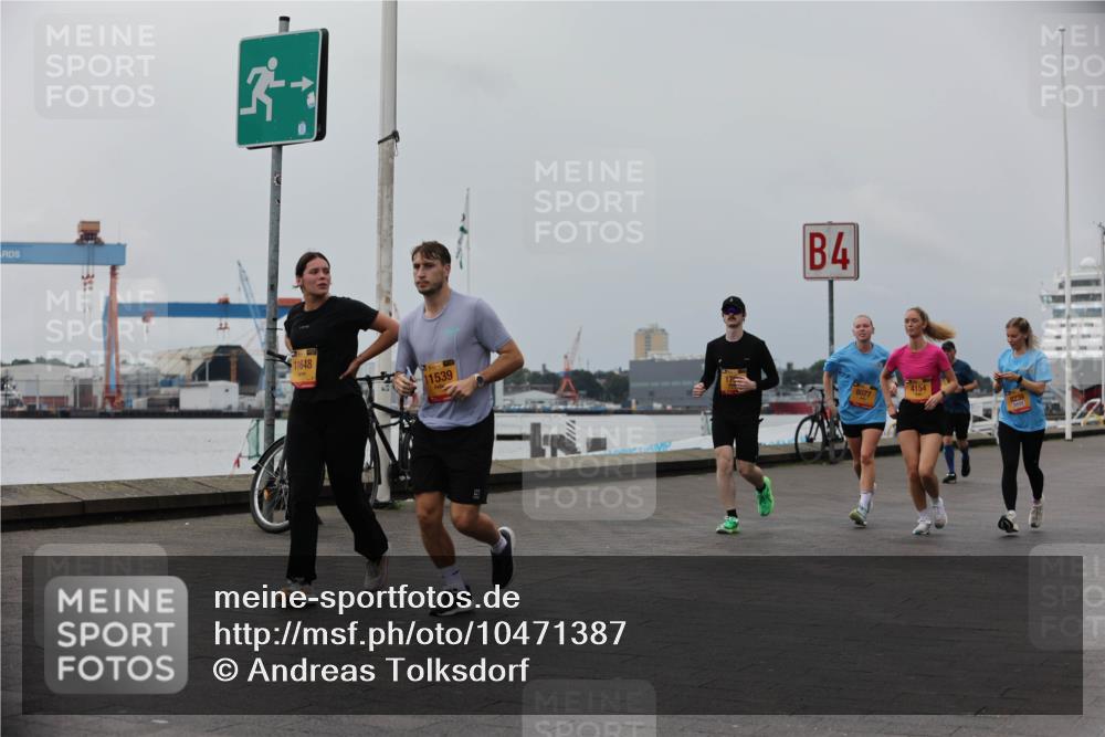 13.09.2026 - Kiel Lauf Andreas Tolksdorf http://msf.ph/oto/10471387 13.09.2026 12:18:44 Kiellinie 38, 11648, 39, 11539, 4, 8077, 4154 meine-sportfotos.de
