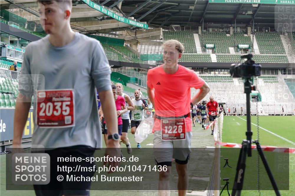 13.09.2026 - 21. swb-Marathon Bremen Michael Burmester http://msf.ph/oto/10471436 13.09.2026 13:14:42 Laufen im Stadion 263, 266, 270, 300, 414, 460, 600, 631, 768, 956, 1008, 1047, 1392, 1408, 1426, 1573, 1596, 1818, 1819, 2024, 2035, 2079, 2233, 2235, 2314, 2359, 2385, 2387, 2412, 2457, 2466, 2484, 2494, 2521, 2540, 2564, 2667, 2690, 2691, 2693, 2737, 2760, 2783, 2816, 2829, 2838, 2859, 2861, 2865, 2887, 2958, 2972, 2978, 3016, 3111, 3157, 3185, 3209, 3277, 3304, 3355, 3378, 3405, 3428, 3653, 3661, 3670, 3680, 3829, 4034, 4080, 4306, 703 meine-sportfotos.de