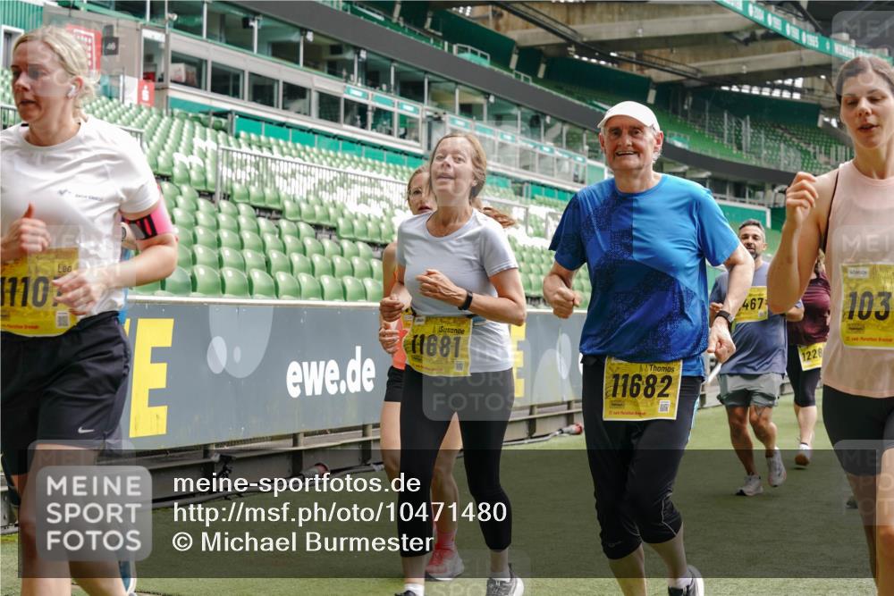 13.09.2026 - 21. swb-Marathon Bremen Michael Burmester http://msf.ph/oto/10471480 13.09.2026 10:36:59 Laufen im Stadion 10090, 10091, 10092, 10150, 10152, 10153, 10154, 10160, 10182, 10186, 10187, 10195, 10198, 10237, 10251, 10257, 10263, 10272, 10273, 10274, 10275, 10278, 10283, 10291, 10296, 10306, 10315, 10323, 10327, 10331, 10332, 10338, 10357, 10382, 10390, 10403, 10409, 10411, 10420, 10429, 10439, 10444, 10473, 10477, 10481, 10488, 10497, 10500, 10516, 10531, 10560, 10569, 10598, 10607, 10613, 10617, 10633, 10647, 10648, 10659, 10663, 10671, 10672, 10674 meine-sportfotos.de
