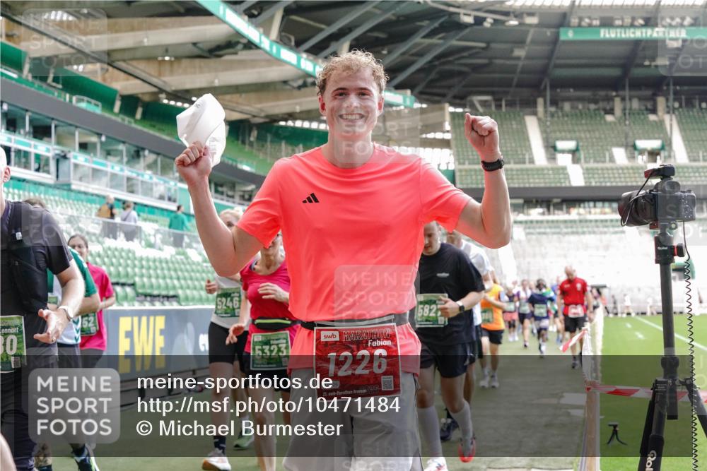 13.09.2026 - 21. swb-Marathon Bremen Michael Burmester http://msf.ph/oto/10471484 13.09.2026 13:14:43 Laufen im Stadion 263, 266, 270, 300, 414, 460, 600, 631, 768, 956, 1008, 1047, 1392, 1408, 1426, 1573, 1596, 1818, 1819, 2024, 2035, 2079, 2233, 2235, 2314, 2359, 2385, 2387, 2412, 2457, 2466, 2484, 2494, 2521, 2540, 2564, 2667, 2690, 2691, 2693, 2737, 2760, 2783, 2816, 2829, 2838, 2859, 2861, 2865, 2887, 2958, 2972, 2978, 3016, 3111, 3157, 3185, 3209, 3277, 3304, 3355, 3378, 3405, 3428, 3653, 3661, 3670, 3680, 3829, 4034, 4080, 4306, 703 meine-sportfotos.de