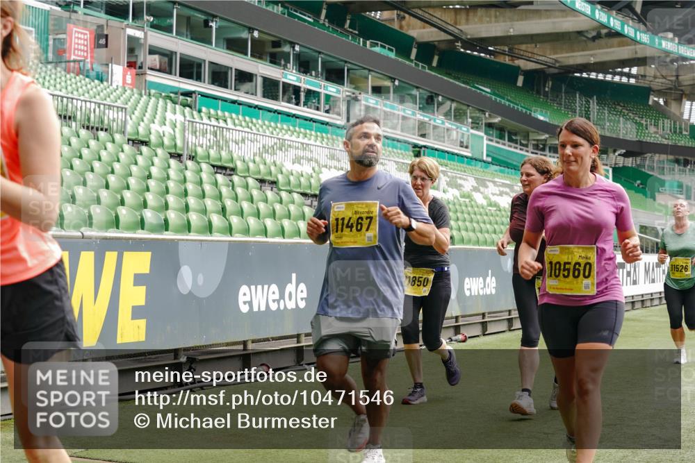13.09.2026 - 21. swb-Marathon Bremen Michael Burmester http://msf.ph/oto/10471546 13.09.2026 10:37:01 Laufen im Stadion 10090, 10091, 10092, 10150, 10152, 10153, 10154, 10160, 10182, 10186, 10187, 10195, 10198, 10237, 10251, 10257, 10263, 10272, 10273, 10274, 10275, 10278, 10283, 10291, 10296, 10306, 10315, 10323, 10327, 10331, 10332, 10338, 10357, 10382, 10390, 10403, 10409, 10411, 10420, 10429, 10439, 10444, 10473, 10477, 10481, 10488, 10497, 10500, 10516, 10531, 10560, 10569, 10598, 10607, 10613, 10617, 10633, 10647, 10648, 10659, 10663, 10671, 10672, 10674 meine-sportfotos.de