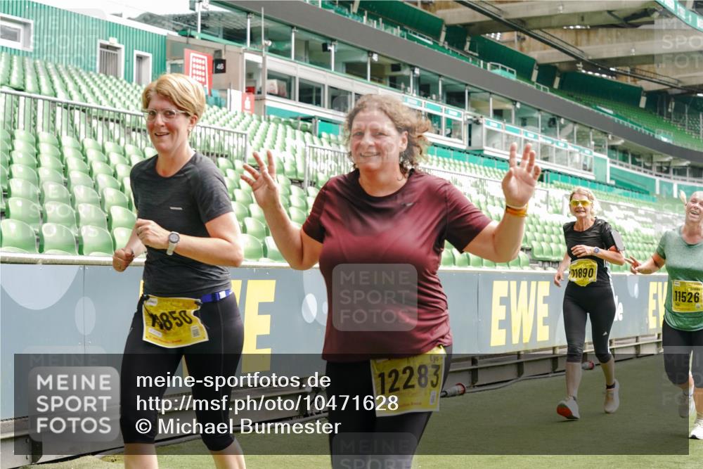 13.09.2026 - 21. swb-Marathon Bremen Michael Burmester http://msf.ph/oto/10471628 13.09.2026 10:37:03 Laufen im Stadion 10090, 10091, 10092, 10150, 10152, 10153, 10154, 10160, 10182, 10186, 10187, 10195, 10198, 10237, 10251, 10257, 10263, 10272, 10273, 10274, 10275, 10278, 10283, 10291, 10296, 10306, 10315, 10323, 10327, 10331, 10332, 10338, 10357, 10382, 10390, 10403, 10409, 10411, 10420, 10429, 10439, 10444, 10473, 10477, 10481, 10488, 10497, 10500, 10516, 10531, 10560, 10569, 10598, 10607, 10613, 10617, 10633, 10647, 10648, 10659, 10663, 10671, 10672, 10674 meine-sportfotos.de
