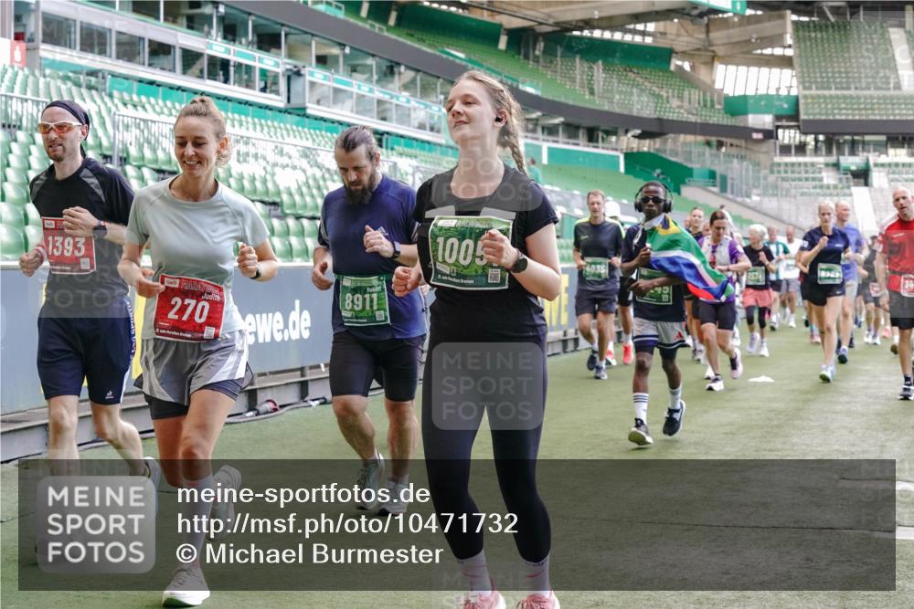 13.09.2026 - 21. swb-Marathon Bremen Michael Burmester http://msf.ph/oto/10471732 13.09.2026 13:14:50 Laufen im Stadion 263, 266, 270, 300, 414, 460, 600, 631, 768, 956, 1008, 1047, 1392, 1408, 1426, 1573, 1596, 1818, 1819, 2024, 2035, 2079, 2233, 2235, 2314, 2359, 2385, 2386, 2387, 2412, 2457, 2466, 2484, 2494, 2521, 2540, 2564, 2667, 2690, 2691, 2693, 2737, 2760, 2783, 2829, 2838, 2859, 2861, 2865, 2874, 2887, 2958, 2972, 2978, 3075, 3111, 3157, 3185, 3209, 3265, 3277, 3304, 3355, 3378, 3405, 3428, 3653, 3661, 3670, 3680, 3829, 4034, 4080, 4306, 703 meine-sportfotos.de