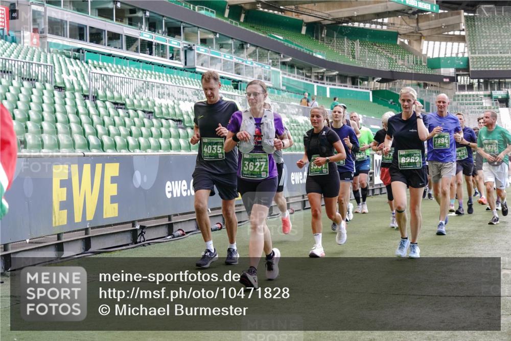 13.09.2026 - 21. swb-Marathon Bremen Michael Burmester http://msf.ph/oto/10471828 13.09.2026 13:14:53 Laufen im Stadion 263, 266, 300, 414, 460, 600, 631, 768, 956, 1008, 1047, 1392, 1408, 1573, 1596, 1818, 1819, 2024, 2035, 2079, 2233, 2235, 2314, 2359, 2385, 2386, 2387, 2412, 2457, 2466, 2484, 2494, 2521, 2540, 2564, 2667, 2690, 2691, 2693, 2737, 2760, 2783, 2829, 2838, 2859, 2861, 2865, 2874, 2887, 2958, 2972, 2978, 3075, 3111, 3157, 3165, 3185, 3209, 3265, 3304, 3355, 3378, 3405, 3428, 3653, 3661, 3670, 3680, 3829, 4034, 4080, 4306, 703 meine-sportfotos.de