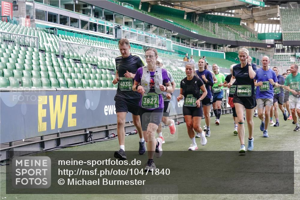 13.09.2026 - 21. swb-Marathon Bremen Michael Burmester http://msf.ph/oto/10471840 13.09.2026 13:14:53 Laufen im Stadion 263, 266, 300, 414, 460, 600, 631, 768, 956, 1008, 1047, 1392, 1408, 1573, 1596, 1818, 1819, 2024, 2035, 2079, 2233, 2235, 2314, 2359, 2385, 2386, 2387, 2412, 2457, 2466, 2484, 2494, 2521, 2540, 2564, 2667, 2690, 2691, 2693, 2737, 2760, 2783, 2829, 2838, 2859, 2861, 2865, 2874, 2887, 2958, 2972, 2978, 3075, 3111, 3157, 3165, 3185, 3209, 3265, 3304, 3355, 3378, 3405, 3428, 3653, 3661, 3670, 3680, 3829, 4034, 4080, 4306, 703 meine-sportfotos.de