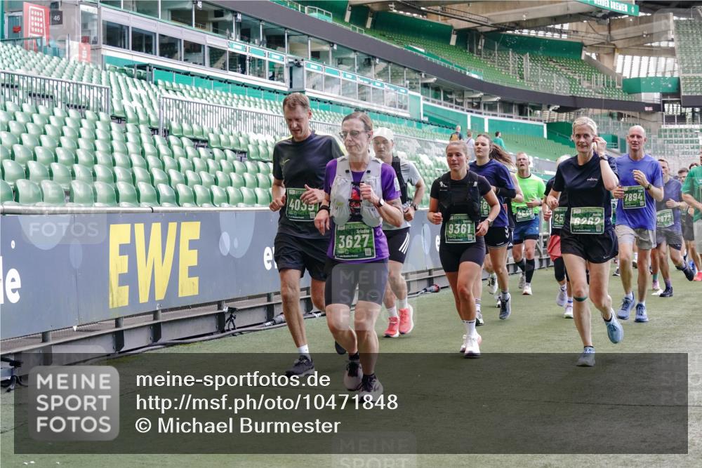 13.09.2026 - 21. swb-Marathon Bremen Michael Burmester http://msf.ph/oto/10471848 13.09.2026 13:14:53 Laufen im Stadion 263, 266, 300, 414, 460, 600, 631, 768, 956, 1008, 1047, 1392, 1408, 1573, 1596, 1818, 1819, 2024, 2035, 2079, 2233, 2235, 2314, 2359, 2385, 2386, 2387, 2412, 2457, 2466, 2484, 2494, 2521, 2540, 2564, 2667, 2690, 2691, 2693, 2737, 2760, 2783, 2829, 2838, 2859, 2861, 2865, 2874, 2887, 2958, 2972, 2978, 3075, 3111, 3157, 3165, 3185, 3209, 3265, 3304, 3355, 3378, 3405, 3428, 3653, 3661, 3670, 3680, 3829, 4034, 4080, 4306, 703 meine-sportfotos.de