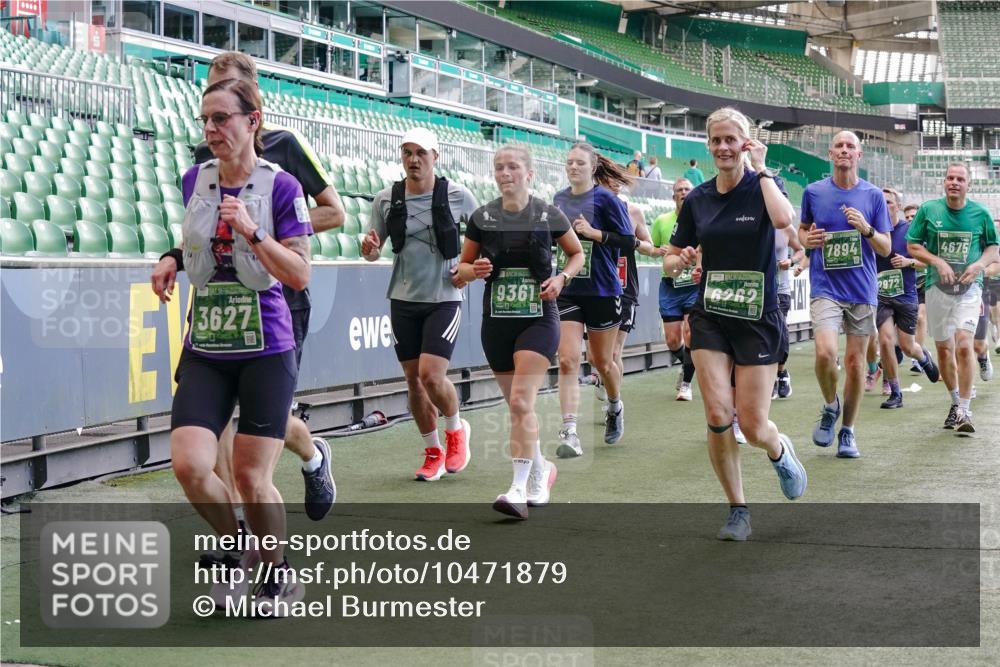 13.09.2026 - 21. swb-Marathon Bremen Michael Burmester http://msf.ph/oto/10471879 13.09.2026 13:14:54 Laufen im Stadion 263, 266, 300, 414, 460, 600, 631, 768, 956, 1008, 1047, 1392, 1408, 1573, 1596, 1818, 1819, 1874, 2024, 2035, 2079, 2233, 2235, 2314, 2359, 2385, 2386, 2387, 2412, 2457, 2466, 2484, 2494, 2521, 2540, 2564, 2667, 2690, 2691, 2693, 2737, 2760, 2783, 2829, 2838, 2859, 2861, 2865, 2874, 2887, 2958, 2972, 2978, 3075, 3111, 3157, 3165, 3185, 3209, 3265, 3304, 3355, 3378, 3382, 3405, 3428, 3653, 3661, 3670, 3680, 3829, 4034, 4080, 4306, 703 meine-sportfotos.de