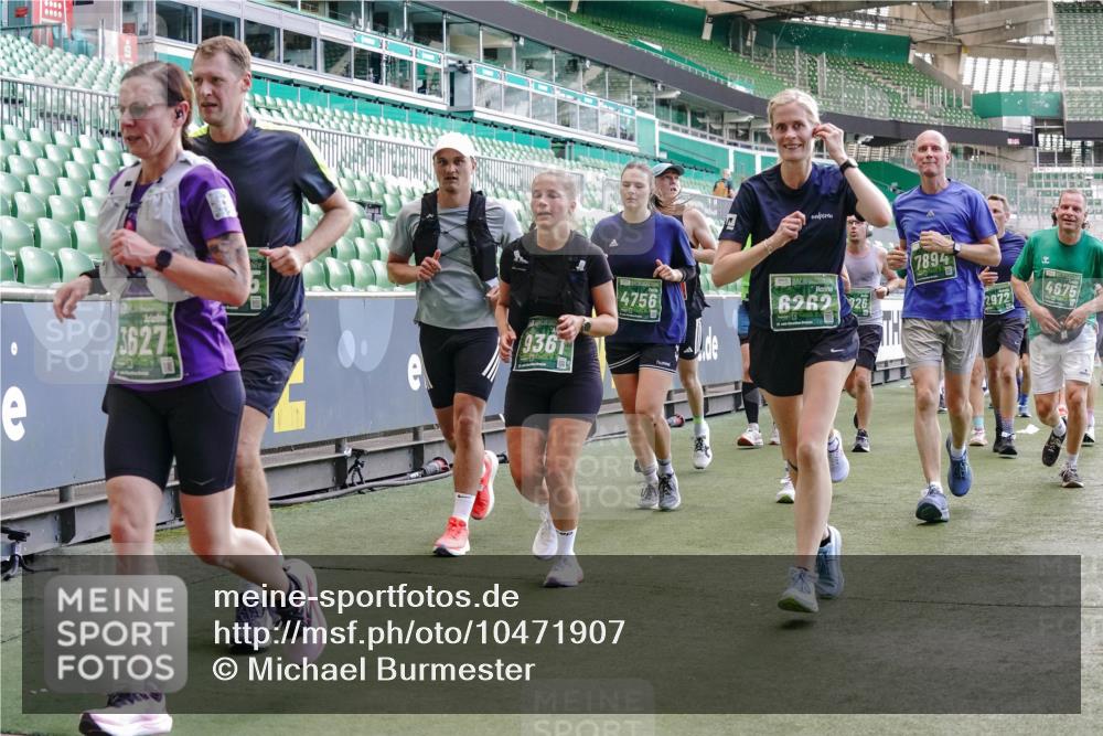 13.09.2026 - 21. swb-Marathon Bremen Michael Burmester http://msf.ph/oto/10471907 13.09.2026 13:14:54 Laufen im Stadion 263, 266, 300, 414, 460, 600, 631, 768, 956, 1008, 1047, 1392, 1408, 1573, 1596, 1818, 1819, 1874, 2024, 2035, 2079, 2233, 2235, 2314, 2359, 2385, 2386, 2387, 2412, 2457, 2466, 2484, 2494, 2521, 2540, 2564, 2667, 2690, 2691, 2693, 2737, 2760, 2783, 2829, 2838, 2859, 2861, 2865, 2874, 2887, 2958, 2972, 2978, 3075, 3111, 3157, 3165, 3185, 3209, 3265, 3304, 3355, 3378, 3382, 3405, 3428, 3653, 3661, 3670, 3680, 3829, 4034, 4080, 4306, 703 meine-sportfotos.de
