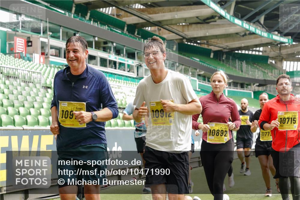 13.09.2026 - 21. swb-Marathon Bremen Michael Burmester http://msf.ph/oto/10471990 13.09.2026 10:37:12 Laufen im Stadion 10090, 10091, 10092, 10150, 10152, 10153, 10154, 10160, 10186, 10187, 10198, 10237, 10251, 10257, 10263, 10272, 10273, 10274, 10275, 10278, 10283, 10291, 10296, 10306, 10315, 10323, 10327, 10331, 10332, 10338, 10357, 10370, 10375, 10376, 10382, 10390, 10403, 10411, 10420, 10429, 10432, 10439, 10444, 10473, 10481, 10488, 10497, 10500, 10516, 10531, 10560, 10569, 10598, 10607, 10613, 10633, 10647, 10648, 10654, 10659, 10663, 10671, 10672, 10674 meine-sportfotos.de