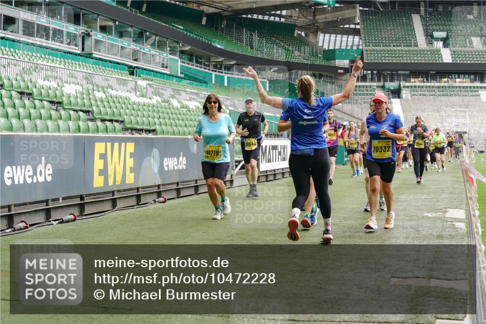 13.09.2026 - 21. swb-Marathon Bremen Michael Burmester http://msf.ph/oto/10472228 13.09.2026 10:37:20 Laufen im Stadion 10090, 10091, 10092, 10150, 10153, 10154, 10160, 10186, 10187, 10190, 10198, 10237, 10251, 10257, 10263, 10272, 10273, 10274, 10275, 10278, 10283, 10291, 10296, 10305, 10306, 10315, 10323, 10327, 10331, 10332, 10338, 10370, 10375, 10376, 10382, 10390, 10403, 10411, 10420, 10429, 10432, 10439, 10444, 10465, 10473, 10481, 10488, 10497, 10500, 10516, 10531, 10560, 10569, 10598, 10607, 10613, 10633, 10647, 10648, 10654, 10659, 10663, 10671, 10672, 10674, 10823 meine-sportfotos.de