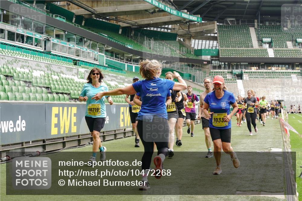 13.09.2026 - 21. swb-Marathon Bremen Michael Burmester http://msf.ph/oto/10472268 13.09.2026 10:37:21 Laufen im Stadion 10090, 10091, 10092, 10150, 10153, 10154, 10160, 10186, 10187, 10190, 10198, 10237, 10251, 10257, 10263, 10272, 10273, 10274, 10275, 10278, 10283, 10291, 10296, 10305, 10306, 10315, 10323, 10327, 10331, 10332, 10338, 10370, 10375, 10376, 10382, 10390, 10403, 10411, 10420, 10429, 10432, 10439, 10444, 10465, 10481, 10488, 10497, 10500, 10516, 10531, 10560, 10569, 10598, 10607, 10613, 10633, 10647, 10648, 10654, 10659, 10663, 10671, 10672, 10674, 10823 meine-sportfotos.de