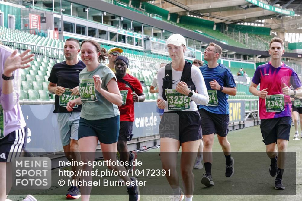 13.09.2026 - 21. swb-Marathon Bremen Michael Burmester http://msf.ph/oto/10472391 13.09.2026 13:15:07 Laufen im Stadion 143, 263, 266, 300, 414, 460, 598, 631, 768, 956, 1008, 1047, 1392, 1408, 1573, 1818, 1819, 1874, 2013, 2024, 2035, 2218, 2233, 2235, 2314, 2359, 2385, 2386, 2387, 2412, 2457, 2466, 2468, 2484, 2494, 2521, 2540, 2564, 2667, 2690, 2691, 2693, 2737, 2760, 2783, 2829, 2838, 2859, 2861, 2865, 2874, 2887, 2958, 2978, 3001, 3075, 3111, 3157, 3165, 3185, 3209, 3237, 3265, 3304, 3355, 3378, 3382, 3405, 3428, 3486, 3653, 3661, 3670, 3680, 3829, 4034, 4080, 4306, 703 meine-sportfotos.de