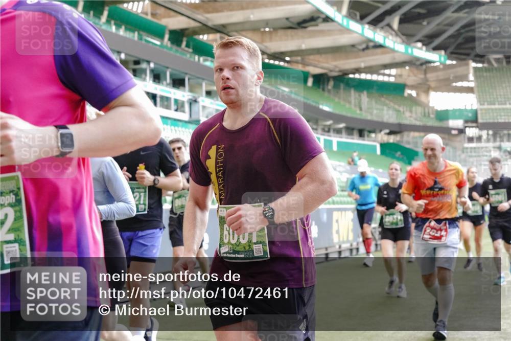 13.09.2026 - 21. swb-Marathon Bremen Michael Burmester http://msf.ph/oto/10472461 13.09.2026 13:15:09 Laufen im Stadion 143, 263, 266, 300, 414, 460, 598, 631, 653, 768, 956, 1008, 1047, 1392, 1408, 1573, 1818, 1819, 1874, 2013, 2024, 2035, 2218, 2233, 2235, 2314, 2359, 2385, 2386, 2387, 2412, 2457, 2466, 2468, 2484, 2494, 2521, 2540, 2564, 2667, 2690, 2691, 2693, 2737, 2760, 2783, 2829, 2838, 2859, 2861, 2865, 2874, 2887, 2958, 2978, 3001, 3075, 3111, 3157, 3165, 3185, 3209, 3237, 3265, 3304, 3355, 3378, 3382, 3405, 3428, 3486, 3512, 3653, 3661, 3670, 3680, 3829, 4034, 4080, 4306, 703 meine-sportfotos.de