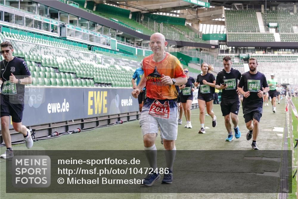 13.09.2026 - 21. swb-Marathon Bremen Michael Burmester http://msf.ph/oto/10472486 13.09.2026 13:15:10 Laufen im Stadion 143, 263, 266, 300, 414, 460, 598, 631, 653, 768, 956, 1008, 1047, 1392, 1408, 1573, 1818, 1819, 1874, 2013, 2024, 2035, 2218, 2233, 2235, 2314, 2359, 2385, 2386, 2412, 2457, 2466, 2468, 2484, 2494, 2521, 2540, 2564, 2667, 2690, 2691, 2693, 2737, 2760, 2783, 2829, 2838, 2859, 2861, 2865, 2874, 2887, 2958, 2978, 3001, 3075, 3111, 3157, 3165, 3185, 3209, 3237, 3265, 3304, 3355, 3378, 3382, 3405, 3428, 3486, 3512, 3653, 3661, 3670, 3680, 3829, 4034, 4080, 4306, 703 meine-sportfotos.de