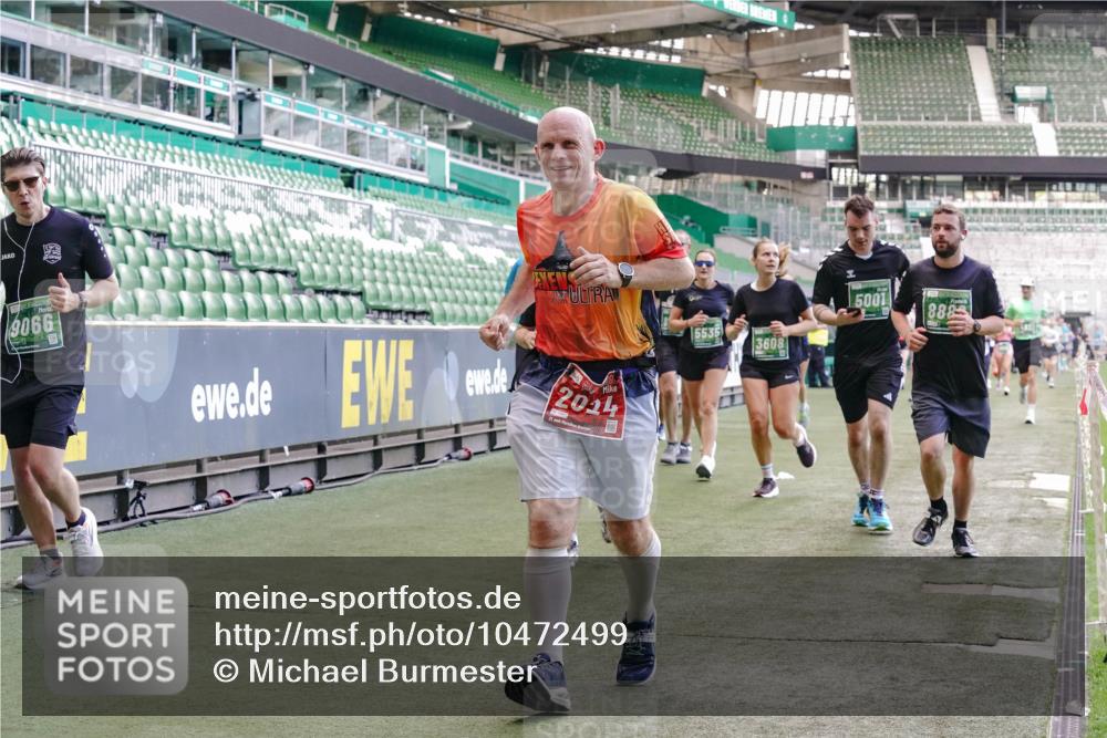 13.09.2026 - 21. swb-Marathon Bremen Michael Burmester http://msf.ph/oto/10472499 13.09.2026 13:15:10 Laufen im Stadion 143, 263, 266, 300, 414, 460, 598, 631, 653, 768, 956, 1008, 1047, 1392, 1408, 1573, 1818, 1819, 1874, 2013, 2024, 2035, 2218, 2233, 2235, 2314, 2359, 2385, 2386, 2412, 2457, 2466, 2468, 2484, 2494, 2521, 2540, 2564, 2667, 2690, 2691, 2693, 2737, 2760, 2783, 2829, 2838, 2859, 2861, 2865, 2874, 2887, 2958, 2978, 3001, 3075, 3111, 3157, 3165, 3185, 3209, 3237, 3265, 3304, 3355, 3378, 3382, 3405, 3428, 3486, 3512, 3653, 3661, 3670, 3680, 3829, 4034, 4080, 4306, 703 meine-sportfotos.de