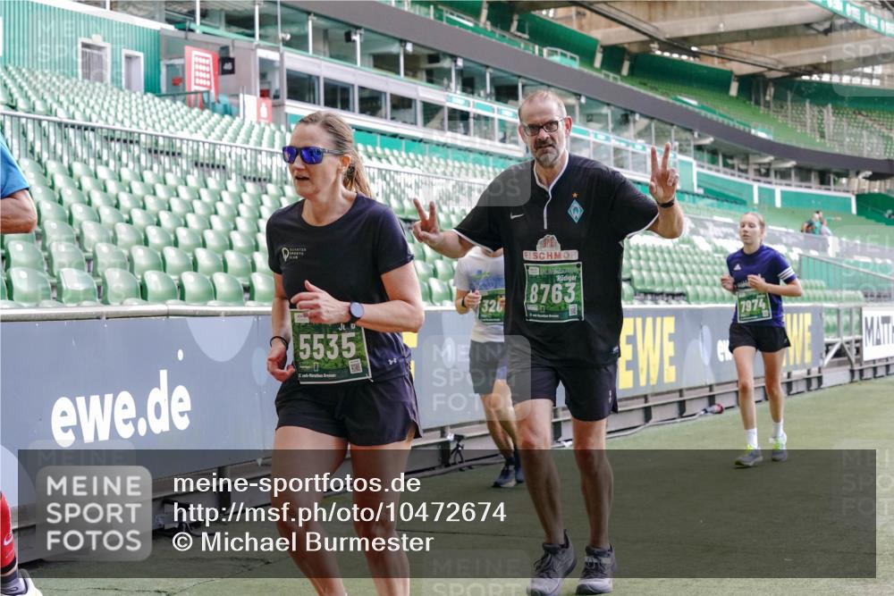 13.09.2026 - 21. swb-Marathon Bremen Michael Burmester http://msf.ph/oto/10472674 13.09.2026 13:15:15 Laufen im Stadion 143, 263, 266, 300, 414, 460, 598, 612, 631, 653, 768, 956, 1008, 1047, 1392, 1408, 1573, 1818, 1819, 1874, 2013, 2024, 2218, 2233, 2235, 2314, 2359, 2385, 2386, 2412, 2466, 2468, 2484, 2494, 2521, 2540, 2564, 2667, 2678, 2690, 2691, 2737, 2760, 2783, 2829, 2838, 2859, 2861, 2865, 2874, 2887, 2958, 2978, 3001, 3075, 3157, 3165, 3185, 3237, 3265, 3355, 3378, 3382, 3405, 3428, 3486, 3512, 3653, 3661, 3670, 3680, 3829, 4034, 4080, 4306, 703 meine-sportfotos.de