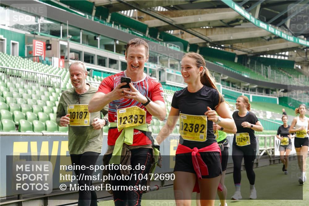 13.09.2026 - 21. swb-Marathon Bremen Michael Burmester http://msf.ph/oto/10472690 13.09.2026 10:37:33 Laufen im Stadion 10090, 10091, 10092, 10150, 10153, 10154, 10160, 10186, 10187, 10190, 10198, 10205, 10237, 10251, 10257, 10272, 10273, 10274, 10275, 10278, 10283, 10291, 10296, 10305, 10315, 10323, 10327, 10331, 10332, 10338, 10370, 10375, 10376, 10382, 10390, 10403, 10411, 10420, 10429, 10432, 10444, 10465, 10488, 10497, 10500, 10516, 10531, 10560, 10569, 10598, 10607, 10613, 10633, 10647, 10648, 10654, 10659, 10663, 10674, 10802, 10823 meine-sportfotos.de