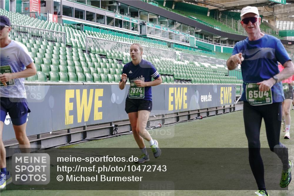 13.09.2026 - 21. swb-Marathon Bremen Michael Burmester http://msf.ph/oto/10472743 13.09.2026 13:15:17 Laufen im Stadion 143, 263, 266, 300, 414, 460, 598, 612, 653, 768, 956, 1008, 1047, 1392, 1408, 1573, 1818, 1819, 1874, 2013, 2024, 2218, 2233, 2235, 2314, 2359, 2385, 2386, 2412, 2466, 2468, 2484, 2494, 2521, 2564, 2667, 2678, 2690, 2691, 2737, 2760, 2783, 2829, 2838, 2859, 2861, 2865, 2874, 2887, 2958, 2978, 3001, 3075, 3157, 3165, 3185, 3237, 3265, 3331, 3355, 3378, 3382, 3405, 3428, 3486, 3512, 3653, 3661, 3670, 3680, 3829, 4034, 4080, 4306, 703 meine-sportfotos.de