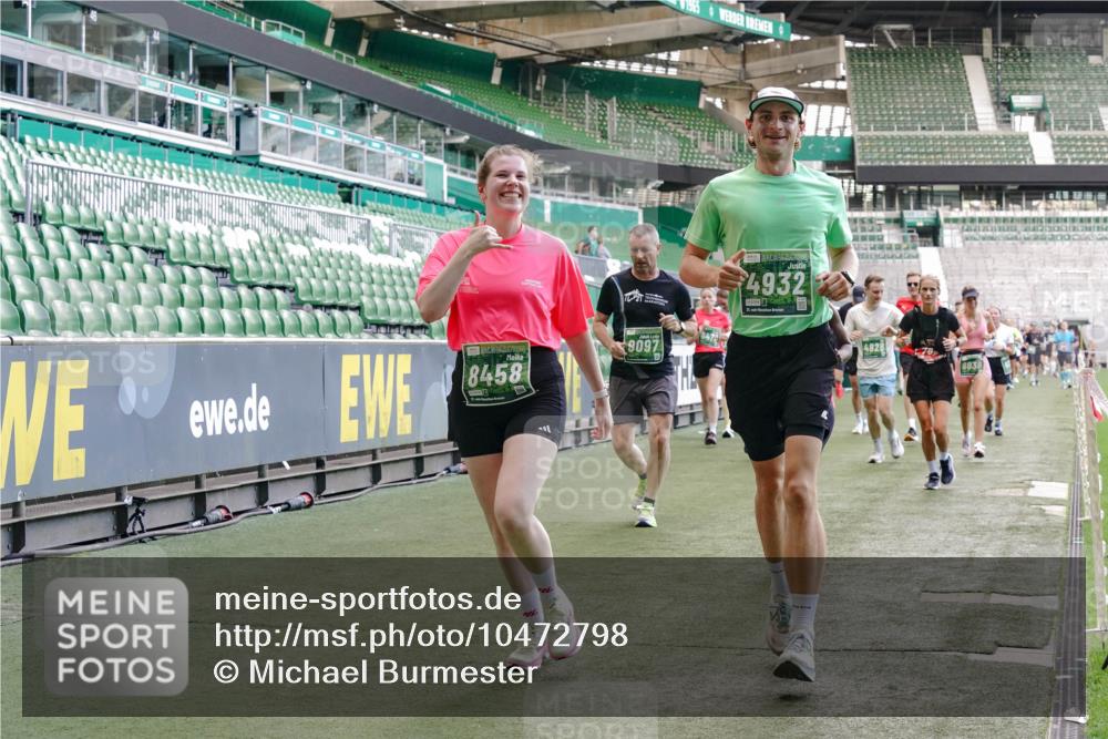 13.09.2026 - 21. swb-Marathon Bremen Michael Burmester http://msf.ph/oto/10472798 13.09.2026 13:15:18 Laufen im Stadion 143, 263, 266, 300, 414, 460, 598, 612, 653, 768, 956, 1008, 1047, 1392, 1408, 1573, 1818, 1819, 1874, 2013, 2024, 2218, 2233, 2235, 2314, 2359, 2385, 2386, 2412, 2466, 2468, 2484, 2494, 2521, 2564, 2667, 2678, 2690, 2691, 2737, 2760, 2783, 2829, 2838, 2859, 2861, 2865, 2874, 2887, 2958, 2978, 3001, 3075, 3157, 3165, 3185, 3237, 3265, 3331, 3355, 3378, 3382, 3405, 3428, 3486, 3512, 3653, 3661, 3670, 3680, 3829, 4034, 4080, 4306, 703 meine-sportfotos.de