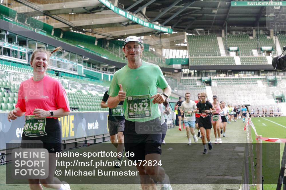 13.09.2026 - 21. swb-Marathon Bremen Michael Burmester http://msf.ph/oto/10472824 13.09.2026 13:15:19 Laufen im Stadion 143, 263, 266, 300, 414, 460, 598, 612, 653, 768, 956, 1008, 1047, 1392, 1408, 1573, 1818, 1819, 1874, 2013, 2024, 2218, 2233, 2235, 2314, 2359, 2385, 2386, 2412, 2466, 2468, 2484, 2494, 2521, 2564, 2667, 2678, 2690, 2691, 2698, 2737, 2760, 2783, 2829, 2838, 2859, 2861, 2865, 2874, 2887, 2958, 2978, 3001, 3075, 3157, 3165, 3185, 3237, 3265, 3331, 3355, 3378, 3382, 3405, 3428, 3486, 3512, 3653, 3661, 3670, 3680, 3829, 4034, 4080, 4306, 703 meine-sportfotos.de