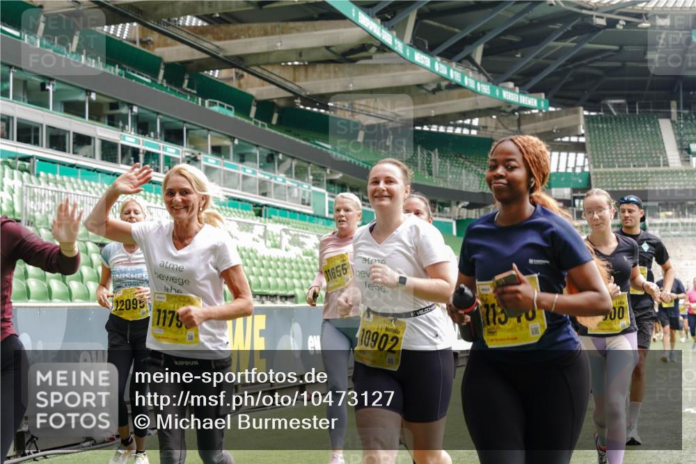 13.09.2026 - 21. swb-Marathon Bremen Michael Burmester http://msf.ph/oto/10473127 13.09.2026 10:37:45 Laufen im Stadion 10090, 10091, 10092, 10150, 10153, 10154, 10168, 10186, 10190, 10198, 10205, 10237, 10257, 10273, 10274, 10278, 10283, 10296, 10305, 10315, 10323, 10327, 10331, 10332, 10338, 10370, 10375, 10376, 10390, 10403, 10411, 10429, 10432, 10444, 10465, 10488, 10497, 10500, 10516, 10526, 10531, 10569, 10598, 10613, 10633, 10645, 10647, 10648, 10654, 10659, 10661, 10663, 10674, 10681, 10682, 10695, 10697, 10802, 10823 meine-sportfotos.de