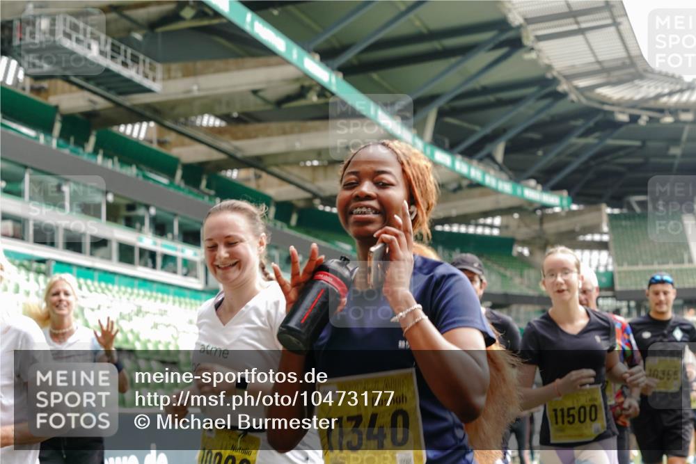 13.09.2026 - 21. swb-Marathon Bremen Michael Burmester http://msf.ph/oto/10473177 13.09.2026 10:37:45 Laufen im Stadion 10090, 10091, 10092, 10150, 10153, 10154, 10168, 10186, 10190, 10198, 10205, 10237, 10257, 10273, 10274, 10278, 10283, 10296, 10305, 10315, 10323, 10327, 10331, 10332, 10338, 10370, 10375, 10376, 10390, 10403, 10411, 10429, 10432, 10444, 10465, 10488, 10497, 10500, 10516, 10526, 10531, 10569, 10598, 10613, 10633, 10645, 10647, 10648, 10654, 10659, 10661, 10663, 10674, 10681, 10682, 10695, 10697, 10802, 10823 meine-sportfotos.de