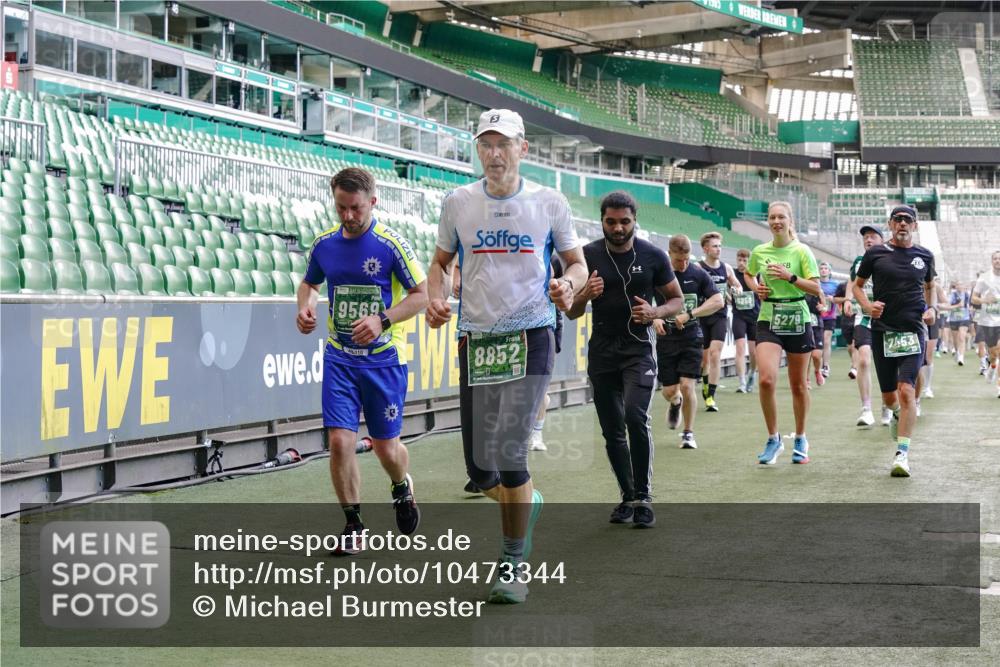 13.09.2026 - 21. swb-Marathon Bremen Michael Burmester http://msf.ph/oto/10473344 13.09.2026 13:15:33 Laufen im Stadion 143, 231, 263, 266, 300, 414, 598, 612, 653, 768, 956, 1008, 1047, 1185, 1818, 1819, 1874, 2013, 2218, 2233, 2235, 2314, 2351, 2359, 2385, 2386, 2466, 2468, 2484, 2494, 2564, 2579, 2664, 2667, 2678, 2690, 2691, 2698, 2737, 2760, 2783, 2799, 2829, 2838, 2846, 2859, 2861, 2865, 2874, 2887, 2958, 2978, 3001, 3075, 3133, 3157, 3165, 3185, 3237, 3265, 3331, 3355, 3382, 3387, 3405, 3428, 3486, 3512, 3670, 3680, 3829, 4034, 4080, 4306, 703 meine-sportfotos.de