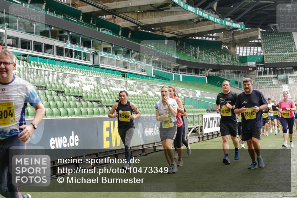 13.09.2026 - 21. swb-Marathon Bremen Michael Burmester http://msf.ph/oto/10473349 13.09.2026 10:37:51 Laufen im Stadion 10090, 10091, 10092, 10150, 10153, 10154, 10168, 10186, 10188, 10190, 10198, 10205, 10237, 10257, 10259, 10260, 10273, 10274, 10283, 10296, 10305, 10315, 10323, 10327, 10331, 10332, 10370, 10375, 10376, 10390, 10411, 10429, 10432, 10444, 10465, 10488, 10497, 10500, 10516, 10526, 10531, 10598, 10613, 10633, 10645, 10647, 10648, 10654, 10659, 10661, 10663, 10674, 10681, 10682, 10695, 10697, 10802, 10823 meine-sportfotos.de