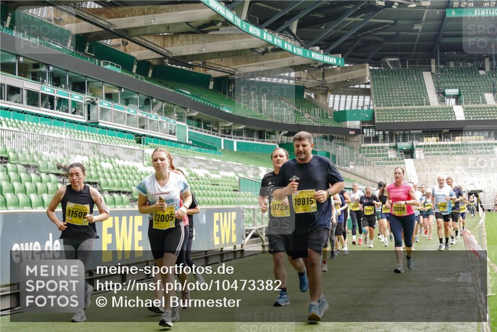 13.09.2026 - 21. swb-Marathon Bremen Michael Burmester http://msf.ph/oto/10473382 13.09.2026 10:37:52 Laufen im Stadion 10090, 10091, 10092, 10150, 10153, 10154, 10168, 10186, 10188, 10190, 10198, 10205, 10237, 10257, 10259, 10260, 10273, 10274, 10283, 10296, 10305, 10315, 10323, 10327, 10331, 10332, 10370, 10375, 10376, 10390, 10411, 10429, 10432, 10444, 10465, 10488, 10497, 10500, 10516, 10526, 10531, 10598, 10613, 10633, 10645, 10647, 10648, 10654, 10659, 10661, 10663, 10674, 10681, 10682, 10695, 10697, 10802, 10823 meine-sportfotos.de
