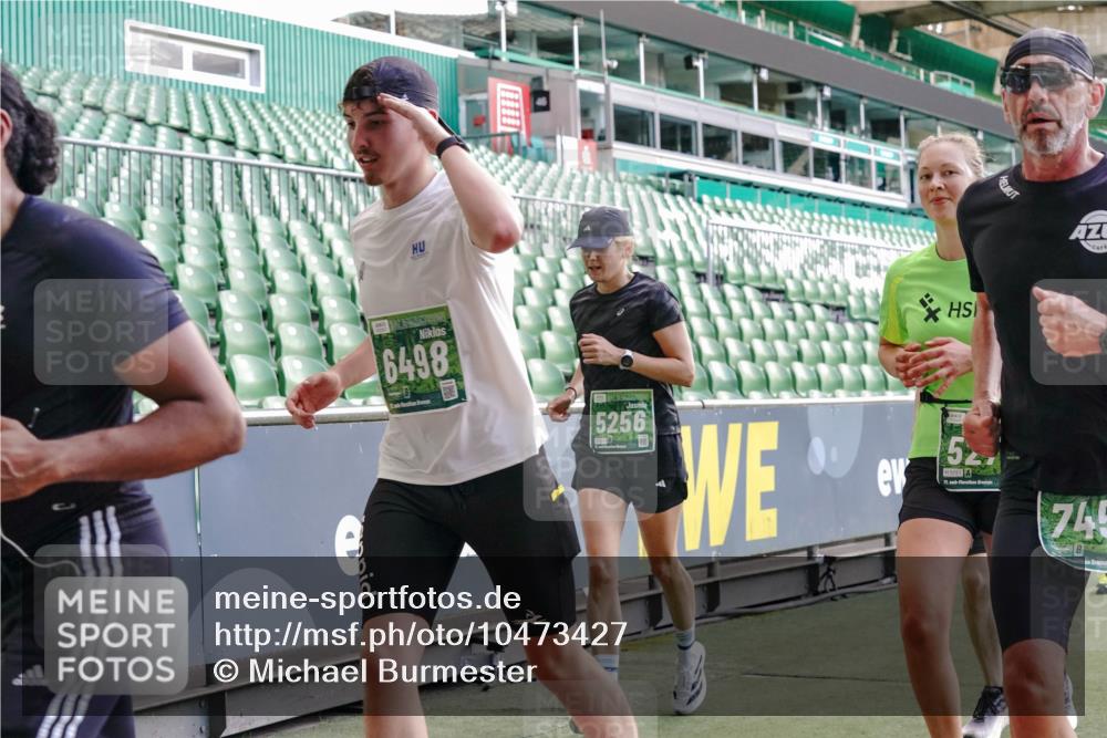 13.09.2026 - 21. swb-Marathon Bremen Michael Burmester http://msf.ph/oto/10473427 13.09.2026 13:15:36 Laufen im Stadion 143, 231, 263, 266, 300, 414, 598, 612, 653, 768, 956, 1008, 1047, 1185, 1312, 1818, 1819, 1874, 2013, 2218, 2235, 2314, 2351, 2359, 2385, 2386, 2466, 2468, 2484, 2494, 2579, 2664, 2667, 2678, 2690, 2691, 2698, 2737, 2760, 2783, 2799, 2829, 2838, 2846, 2859, 2861, 2865, 2874, 2887, 2958, 2978, 3001, 3075, 3133, 3157, 3165, 3185, 3237, 3265, 3331, 3355, 3382, 3387, 3428, 3486, 3512, 3670, 3680, 3829, 4034, 4080, 4306, 703 meine-sportfotos.de
