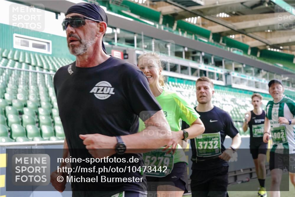 13.09.2026 - 21. swb-Marathon Bremen Michael Burmester http://msf.ph/oto/10473442 13.09.2026 13:15:36 Laufen im Stadion 143, 231, 263, 266, 300, 414, 598, 612, 653, 768, 956, 1008, 1047, 1185, 1312, 1818, 1819, 1874, 2013, 2218, 2235, 2314, 2351, 2359, 2385, 2386, 2466, 2468, 2484, 2494, 2579, 2664, 2667, 2678, 2690, 2691, 2698, 2737, 2760, 2783, 2799, 2829, 2838, 2846, 2859, 2861, 2865, 2874, 2887, 2958, 2978, 3001, 3075, 3133, 3157, 3165, 3185, 3237, 3265, 3331, 3355, 3382, 3387, 3428, 3486, 3512, 3670, 3680, 3829, 4034, 4080, 4306, 703 meine-sportfotos.de