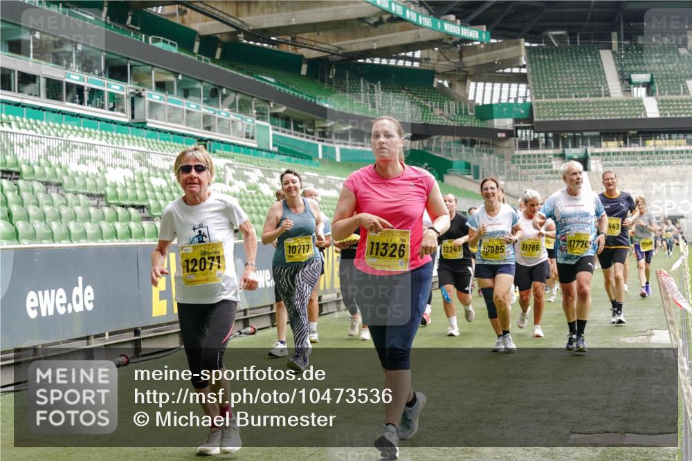 13.09.2026 - 21. swb-Marathon Bremen Michael Burmester http://msf.ph/oto/10473536 13.09.2026 10:37:56 Laufen im Stadion 10090, 10091, 10092, 10150, 10153, 10154, 10168, 10186, 10188, 10190, 10198, 10205, 10237, 10257, 10259, 10260, 10273, 10274, 10283, 10296, 10305, 10315, 10323, 10327, 10331, 10332, 10370, 10375, 10376, 10390, 10429, 10432, 10444, 10465, 10488, 10497, 10500, 10516, 10526, 10598, 10613, 10633, 10645, 10647, 10648, 10654, 10659, 10661, 10663, 10674, 10681, 10682, 10695, 10697, 10802, 10823 meine-sportfotos.de