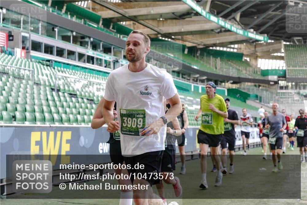 13.09.2026 - 21. swb-Marathon Bremen Michael Burmester http://msf.ph/oto/10473573 13.09.2026 13:15:40 Laufen im Stadion 143, 231, 263, 266, 300, 414, 598, 612, 653, 768, 956, 1008, 1047, 1185, 1312, 1465, 1818, 1819, 1874, 2013, 2218, 2235, 2314, 2351, 2359, 2385, 2386, 2466, 2468, 2484, 2494, 2579, 2664, 2667, 2678, 2690, 2691, 2698, 2737, 2760, 2778, 2783, 2799, 2829, 2838, 2846, 2859, 2861, 2865, 2874, 2887, 2958, 2974, 2978, 3001, 3075, 3133, 3157, 3165, 3185, 3237, 3265, 3331, 3355, 3382, 3387, 3486, 3512, 3670, 3680, 3829, 4034, 4080, 4306, 703 meine-sportfotos.de