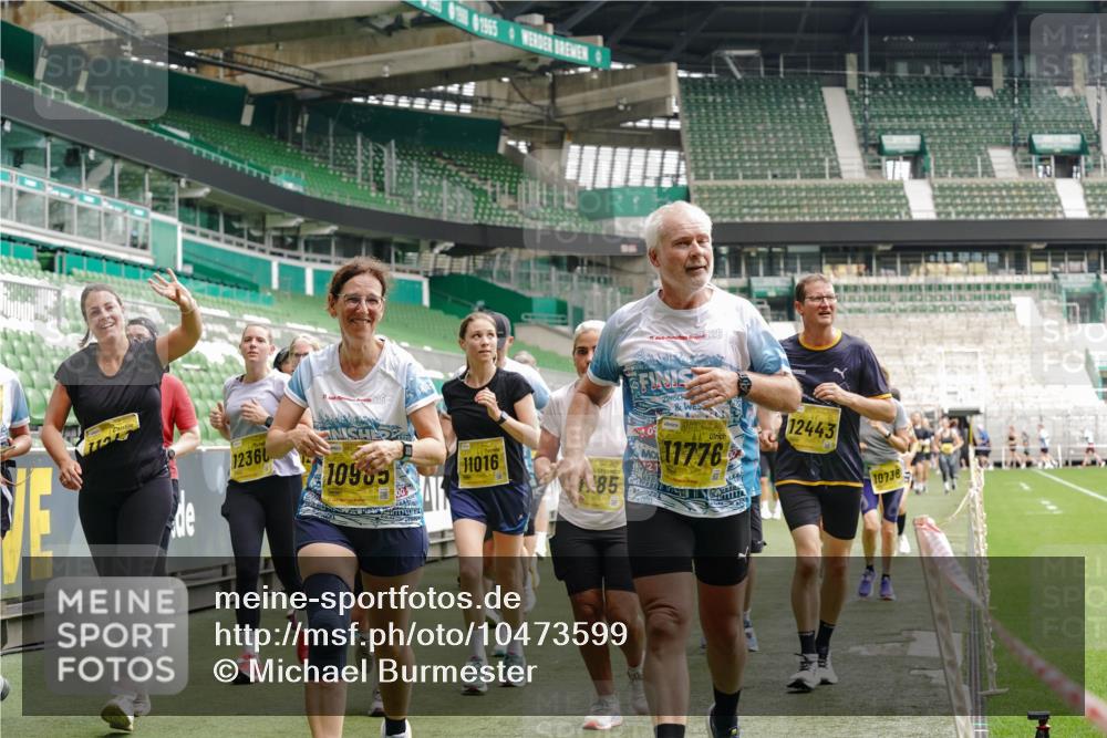 13.09.2026 - 21. swb-Marathon Bremen Michael Burmester http://msf.ph/oto/10473599 13.09.2026 10:37:58 Laufen im Stadion 10090, 10091, 10092, 10150, 10153, 10154, 10168, 10186, 10188, 10190, 10198, 10205, 10237, 10257, 10259, 10260, 10273, 10274, 10283, 10296, 10305, 10315, 10323, 10327, 10331, 10332, 10370, 10375, 10376, 10390, 10429, 10432, 10444, 10465, 10488, 10497, 10500, 10516, 10526, 10598, 10613, 10633, 10645, 10647, 10648, 10654, 10659, 10661, 10663, 10674, 10681, 10682, 10695, 10697, 10802, 10823 meine-sportfotos.de