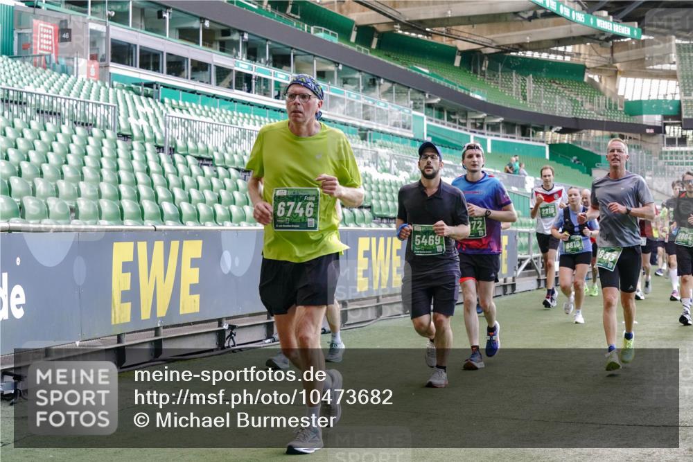 13.09.2026 - 21. swb-Marathon Bremen Michael Burmester http://msf.ph/oto/10473682 13.09.2026 13:15:42 Laufen im Stadion 143, 231, 263, 266, 300, 414, 598, 612, 653, 768, 956, 1008, 1047, 1185, 1312, 1465, 1818, 1819, 1874, 2013, 2218, 2235, 2314, 2351, 2359, 2363, 2385, 2386, 2466, 2468, 2484, 2494, 2579, 2664, 2667, 2678, 2690, 2691, 2698, 2737, 2760, 2778, 2783, 2799, 2829, 2838, 2846, 2859, 2861, 2865, 2874, 2958, 2974, 2978, 3001, 3075, 3133, 3157, 3165, 3185, 3237, 3265, 3331, 3355, 3382, 3387, 3486, 3512, 3670, 3680, 3829, 4034, 4080, 4306, 703 meine-sportfotos.de