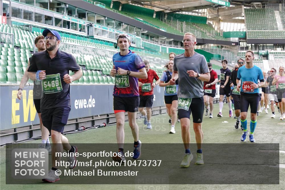 13.09.2026 - 21. swb-Marathon Bremen Michael Burmester http://msf.ph/oto/10473737 13.09.2026 13:15:43 Laufen im Stadion 143, 231, 263, 266, 300, 414, 598, 612, 653, 956, 1008, 1047, 1185, 1312, 1465, 1539, 1818, 1819, 1874, 2013, 2218, 2235, 2314, 2351, 2359, 2363, 2385, 2386, 2466, 2468, 2484, 2494, 2579, 2664, 2667, 2678, 2690, 2691, 2698, 2737, 2760, 2778, 2783, 2799, 2838, 2846, 2859, 2861, 2865, 2874, 2958, 2974, 2978, 3001, 3075, 3133, 3157, 3165, 3185, 3237, 3265, 3331, 3355, 3382, 3387, 3486, 3512, 3670, 3680, 3829, 4034, 4080, 4306, 703 meine-sportfotos.de