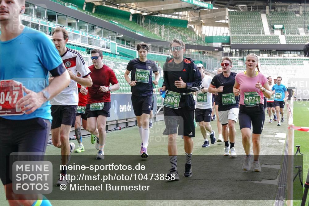 13.09.2026 - 21. swb-Marathon Bremen Michael Burmester http://msf.ph/oto/10473858 13.09.2026 13:15:46 Laufen im Stadion 143, 153, 231, 263, 266, 300, 414, 598, 612, 653, 1008, 1047, 1185, 1312, 1465, 1539, 1818, 1819, 1874, 2013, 2218, 2235, 2314, 2351, 2359, 2363, 2385, 2386, 2466, 2468, 2484, 2494, 2579, 2664, 2667, 2678, 2690, 2691, 2698, 2737, 2760, 2778, 2783, 2799, 2838, 2846, 2859, 2861, 2865, 2874, 2958, 2974, 2978, 3001, 3075, 3133, 3157, 3165, 3185, 3237, 3265, 3331, 3355, 3382, 3387, 3486, 3512, 3670, 3680, 3829, 4034, 4080, 4306, 703 meine-sportfotos.de