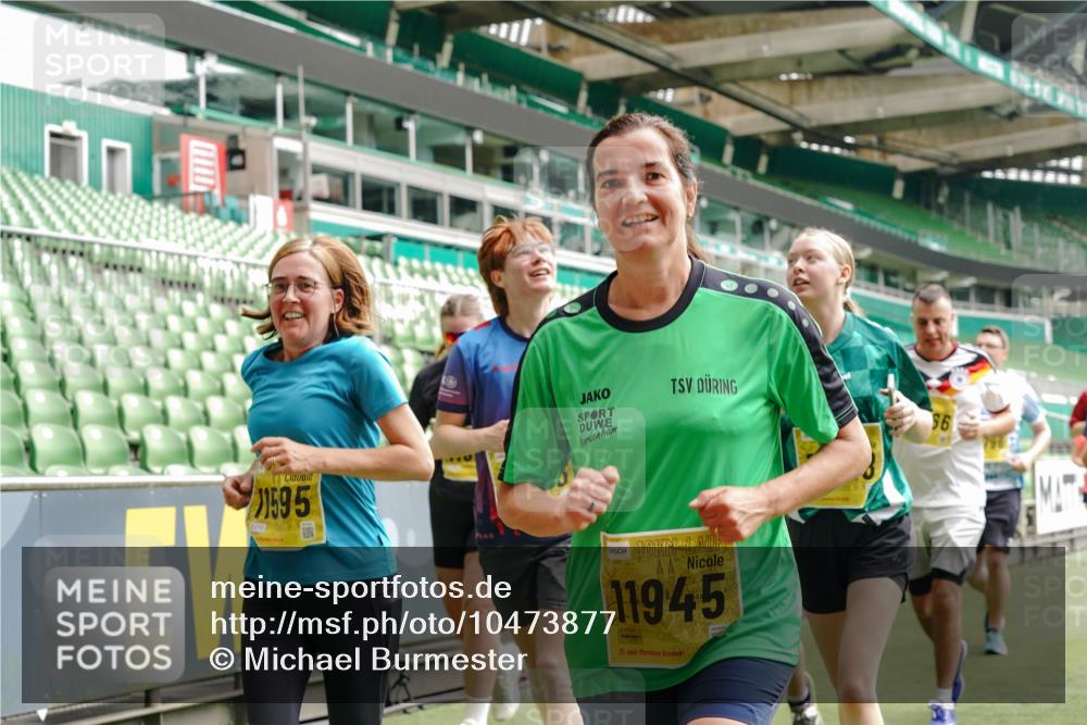 13.09.2026 - 21. swb-Marathon Bremen Michael Burmester http://msf.ph/oto/10473877 13.09.2026 10:38:05 Laufen im Stadion 10090, 10091, 10092, 10150, 10153, 10154, 10168, 10186, 10188, 10190, 10198, 10205, 10237, 10257, 10259, 10260, 10273, 10274, 10283, 10296, 10305, 10315, 10323, 10327, 10331, 10332, 10370, 10375, 10376, 10432, 10444, 10465, 10488, 10497, 10500, 10516, 10526, 10598, 10613, 10633, 10645, 10647, 10648, 10654, 10659, 10661, 10663, 10674, 10681, 10682, 10695, 10697, 10802, 10823 meine-sportfotos.de