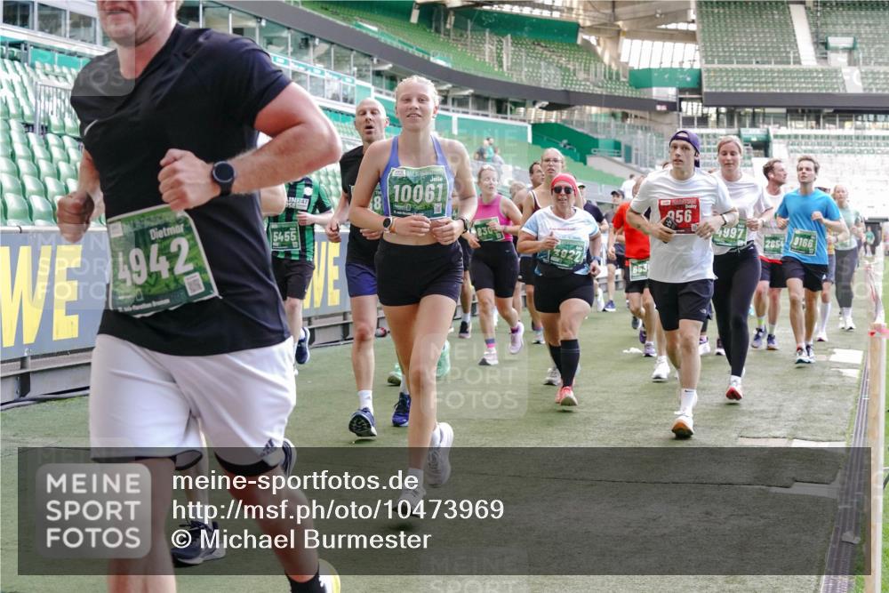 13.09.2026 - 21. swb-Marathon Bremen Michael Burmester http://msf.ph/oto/10473969 13.09.2026 13:15:49 Laufen im Stadion 143, 153, 231, 263, 266, 300, 414, 598, 612, 653, 990, 1008, 1047, 1185, 1312, 1465, 1539, 1818, 1819, 1874, 2013, 2218, 2235, 2314, 2351, 2359, 2363, 2385, 2386, 2466, 2468, 2484, 2494, 2579, 2664, 2667, 2678, 2690, 2691, 2698, 2737, 2760, 2778, 2783, 2799, 2838, 2846, 2859, 2861, 2865, 2874, 2958, 2974, 2978, 3001, 3075, 3133, 3157, 3165, 3185, 3237, 3265, 3331, 3355, 3382, 3387, 3486, 3501, 3512, 3670, 3680, 3829, 4034, 4080, 4306, 703 meine-sportfotos.de