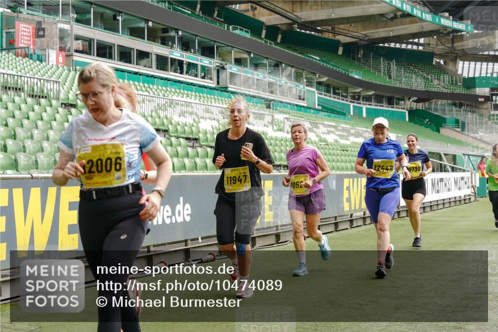 13.09.2026 - 21. swb-Marathon Bremen Michael Burmester http://msf.ph/oto/10474089 13.09.2026 10:38:11 Laufen im Stadion 10090, 10091, 10092, 10150, 10154, 10168, 10186, 10188, 10190, 10198, 10205, 10237, 10259, 10260, 10273, 10274, 10283, 10305, 10315, 10323, 10327, 10331, 10332, 10370, 10375, 10376, 10432, 10444, 10465, 10488, 10497, 10500, 10516, 10526, 10595, 10598, 10613, 10630, 10645, 10647, 10648, 10654, 10659, 10661, 10663, 10674, 10681, 10682, 10695, 10697, 10802, 10823 meine-sportfotos.de