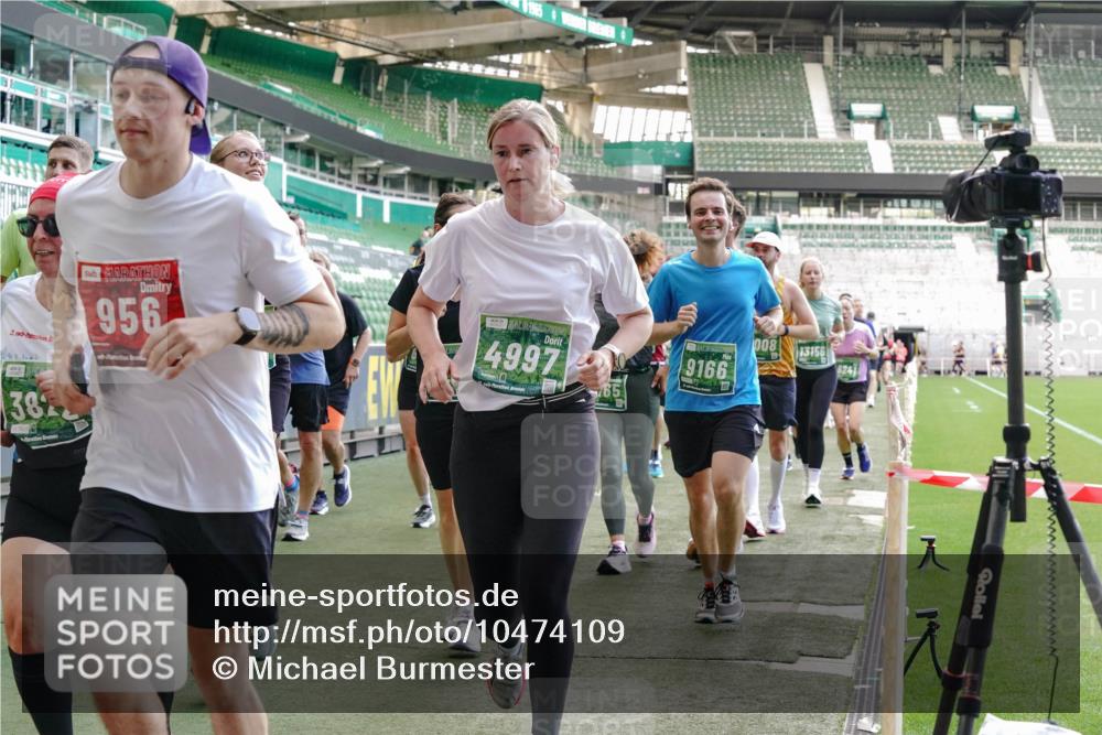 13.09.2026 - 21. swb-Marathon Bremen Michael Burmester http://msf.ph/oto/10474109 13.09.2026 13:15:51 Laufen im Stadion 143, 153, 231, 263, 266, 300, 414, 598, 612, 653, 990, 1008, 1047, 1185, 1312, 1465, 1539, 1818, 1819, 1874, 2013, 2218, 2235, 2259, 2314, 2351, 2359, 2363, 2385, 2386, 2466, 2468, 2484, 2494, 2579, 2664, 2667, 2678, 2690, 2691, 2698, 2737, 2760, 2778, 2783, 2799, 2838, 2846, 2859, 2861, 2865, 2874, 2958, 2974, 2978, 2996, 3001, 3075, 3133, 3157, 3165, 3185, 3237, 3265, 3331, 3355, 3382, 3387, 3486, 3501, 3512, 3670, 3680, 3829, 4034, 4080, 4306, 703 meine-sportfotos.de