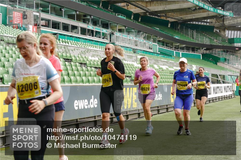 13.09.2026 - 21. swb-Marathon Bremen Michael Burmester http://msf.ph/oto/10474119 13.09.2026 10:38:11 Laufen im Stadion 10090, 10091, 10092, 10150, 10154, 10168, 10186, 10188, 10190, 10198, 10205, 10237, 10259, 10260, 10273, 10274, 10283, 10305, 10315, 10323, 10327, 10331, 10332, 10370, 10375, 10376, 10432, 10444, 10465, 10488, 10497, 10500, 10516, 10526, 10595, 10598, 10613, 10630, 10645, 10647, 10648, 10654, 10659, 10661, 10663, 10674, 10681, 10682, 10695, 10697, 10802, 10823 meine-sportfotos.de