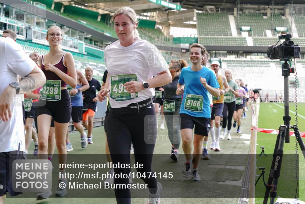 13.09.2026 - 21. swb-Marathon Bremen Michael Burmester http://msf.ph/oto/10474145 13.09.2026 13:15:52 Laufen im Stadion 143, 153, 231, 263, 266, 300, 414, 598, 612, 653, 990, 1008, 1047, 1185, 1312, 1465, 1539, 1818, 1874, 2013, 2218, 2235, 2259, 2314, 2351, 2359, 2363, 2385, 2386, 2466, 2468, 2484, 2494, 2579, 2664, 2667, 2678, 2690, 2691, 2698, 2737, 2760, 2778, 2783, 2799, 2838, 2846, 2859, 2861, 2865, 2874, 2958, 2974, 2978, 2996, 3001, 3075, 3133, 3157, 3165, 3185, 3237, 3265, 3331, 3355, 3382, 3387, 3486, 3501, 3512, 3670, 3680, 3829, 4034, 4080, 4306, 703 meine-sportfotos.de