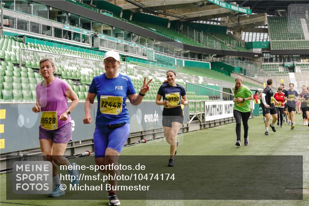 13.09.2026 - 21. swb-Marathon Bremen Michael Burmester http://msf.ph/oto/10474174 13.09.2026 10:38:12 Laufen im Stadion 10090, 10091, 10092, 10150, 10168, 10186, 10188, 10190, 10205, 10237, 10238, 10259, 10260, 10273, 10274, 10283, 10305, 10315, 10323, 10327, 10331, 10332, 10370, 10375, 10376, 10432, 10444, 10465, 10488, 10497, 10500, 10516, 10526, 10595, 10598, 10613, 10630, 10645, 10647, 10648, 10654, 10659, 10661, 10663, 10674, 10681, 10682, 10695, 10697, 10802, 10823 meine-sportfotos.de