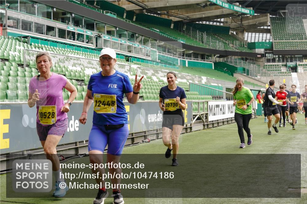 13.09.2026 - 21. swb-Marathon Bremen Michael Burmester http://msf.ph/oto/10474186 13.09.2026 10:38:12 Laufen im Stadion 10090, 10091, 10092, 10150, 10168, 10186, 10188, 10190, 10205, 10237, 10238, 10259, 10260, 10273, 10274, 10283, 10305, 10315, 10323, 10327, 10331, 10332, 10370, 10375, 10376, 10432, 10444, 10465, 10488, 10497, 10500, 10516, 10526, 10595, 10598, 10613, 10630, 10645, 10647, 10648, 10654, 10659, 10661, 10663, 10674, 10681, 10682, 10695, 10697, 10802, 10823 meine-sportfotos.de