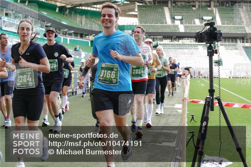 13.09.2026 - 21. swb-Marathon Bremen Michael Burmester http://msf.ph/oto/10474191 13.09.2026 13:15:52 Laufen im Stadion 143, 153, 231, 263, 266, 300, 414, 598, 612, 653, 990, 1008, 1047, 1185, 1312, 1465, 1539, 1818, 1874, 2013, 2218, 2235, 2259, 2314, 2351, 2359, 2363, 2385, 2386, 2466, 2468, 2484, 2494, 2579, 2664, 2667, 2678, 2690, 2691, 2698, 2737, 2760, 2778, 2783, 2799, 2838, 2846, 2859, 2861, 2865, 2874, 2958, 2974, 2978, 2996, 3001, 3075, 3133, 3157, 3165, 3185, 3237, 3265, 3331, 3355, 3382, 3387, 3486, 3501, 3512, 3670, 3680, 3829, 4034, 4080, 4306, 703 meine-sportfotos.de