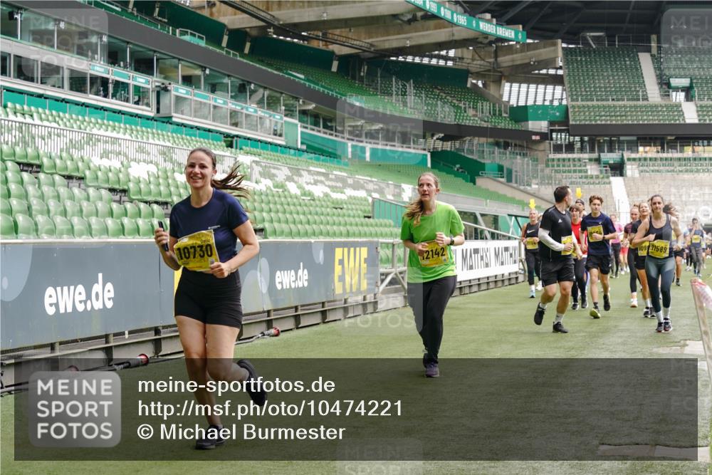13.09.2026 - 21. swb-Marathon Bremen Michael Burmester http://msf.ph/oto/10474221 13.09.2026 10:38:13 Laufen im Stadion 10090, 10091, 10092, 10150, 10168, 10186, 10188, 10190, 10205, 10237, 10238, 10259, 10260, 10273, 10274, 10283, 10305, 10315, 10323, 10327, 10331, 10332, 10370, 10375, 10376, 10432, 10444, 10457, 10465, 10469, 10488, 10497, 10500, 10516, 10526, 10595, 10598, 10613, 10630, 10645, 10647, 10648, 10654, 10659, 10661, 10663, 10674, 10681, 10682, 10695, 10697, 10802, 10823 meine-sportfotos.de