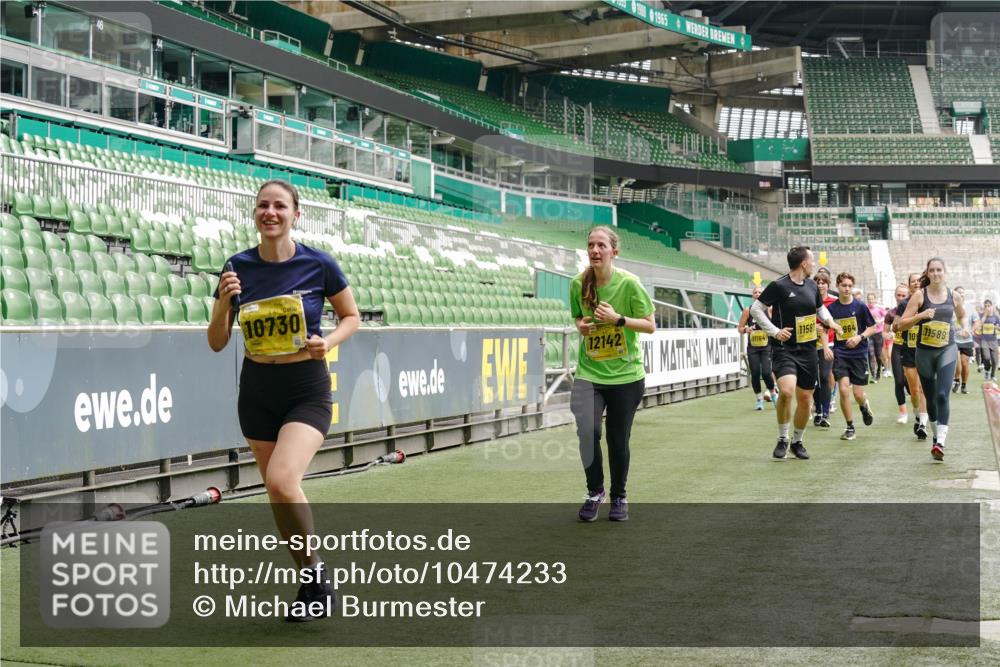13.09.2026 - 21. swb-Marathon Bremen Michael Burmester http://msf.ph/oto/10474233 13.09.2026 10:38:14 Laufen im Stadion 10090, 10091, 10092, 10150, 10168, 10186, 10188, 10190, 10205, 10237, 10238, 10259, 10260, 10273, 10274, 10283, 10305, 10315, 10323, 10327, 10331, 10332, 10360, 10370, 10375, 10376, 10432, 10444, 10457, 10465, 10469, 10488, 10497, 10500, 10516, 10526, 10595, 10598, 10613, 10630, 10645, 10647, 10648, 10654, 10659, 10661, 10663, 10674, 10681, 10682, 10695, 10697, 10802, 10823 meine-sportfotos.de
