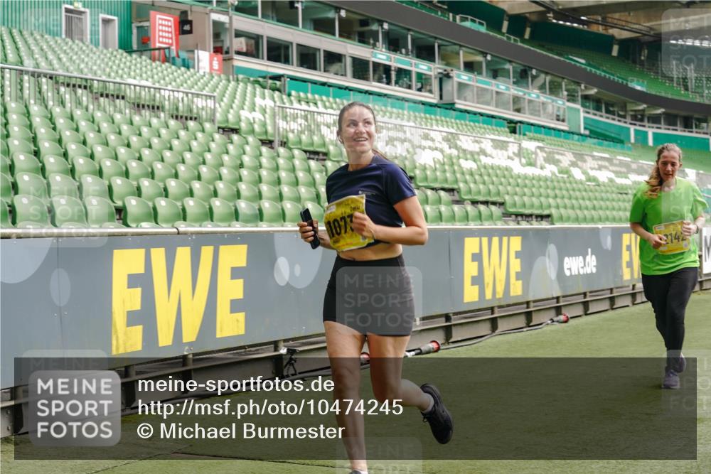 13.09.2026 - 21. swb-Marathon Bremen Michael Burmester http://msf.ph/oto/10474245 13.09.2026 10:38:14 Laufen im Stadion 10090, 10091, 10092, 10150, 10168, 10186, 10188, 10190, 10205, 10237, 10238, 10259, 10260, 10273, 10274, 10283, 10305, 10315, 10323, 10327, 10331, 10332, 10360, 10370, 10375, 10376, 10432, 10444, 10457, 10465, 10469, 10488, 10497, 10500, 10516, 10526, 10595, 10598, 10613, 10630, 10645, 10647, 10648, 10654, 10659, 10661, 10663, 10674, 10681, 10682, 10695, 10697, 10802, 10823 meine-sportfotos.de