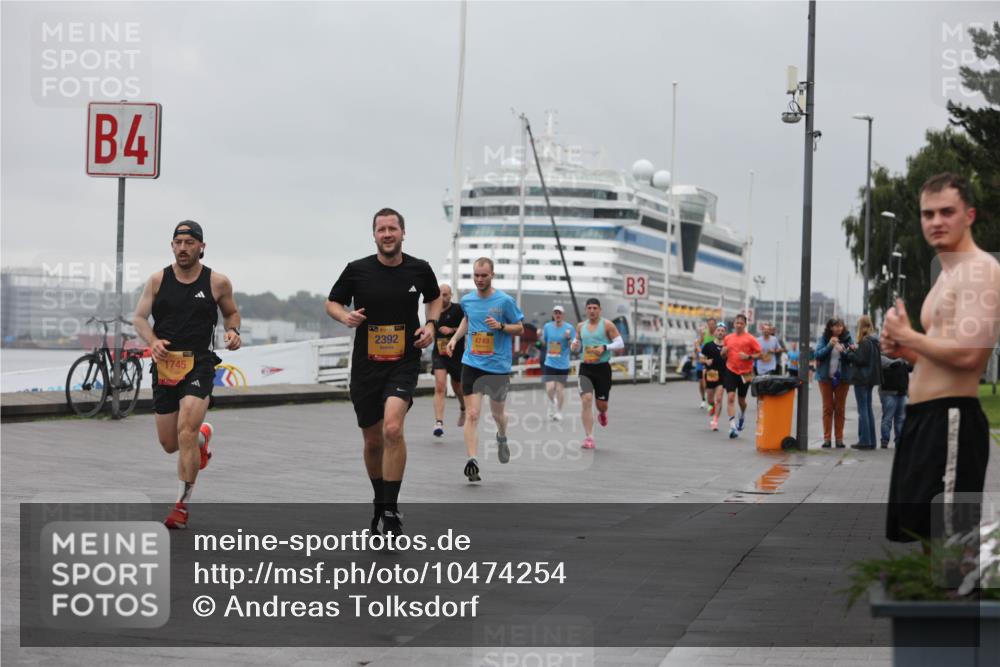 13.09.2026 - Kiel Lauf Andreas Tolksdorf http://msf.ph/oto/10474254 13.09.2026 11:45:37 Kiellinie 4, 1745, 2392, 4749, 3 meine-sportfotos.de